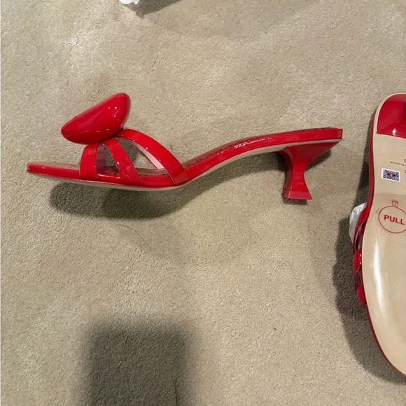 Larroude NIB Red Heart kitten heels - Picture 8 of 8